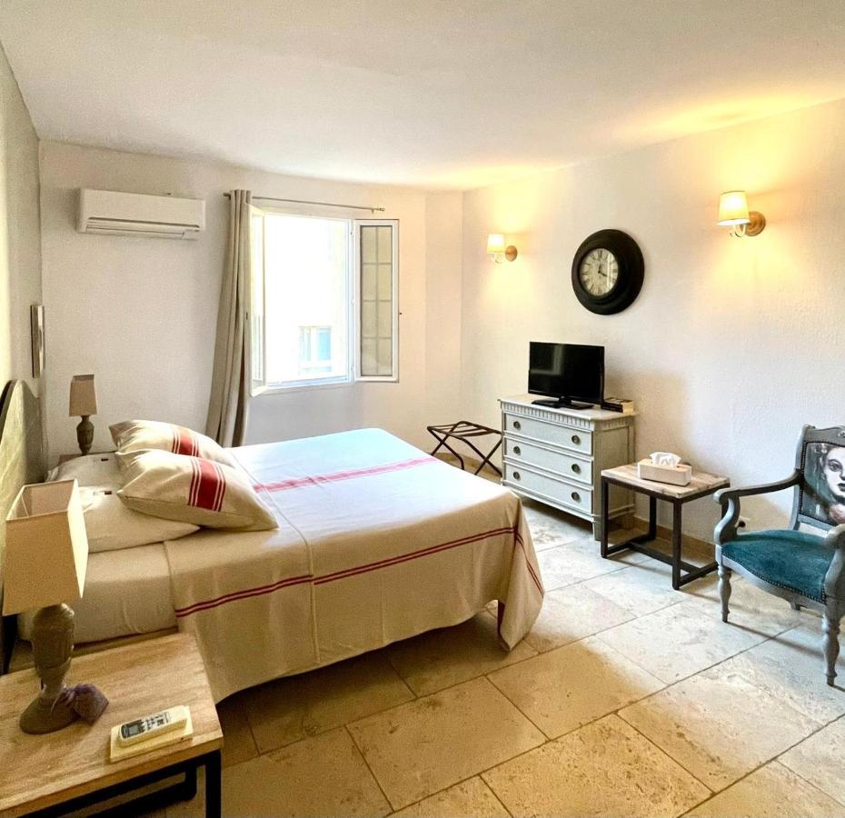 Apartamento Un Coin De Luberon LʼIsle-sur-la-Sorgue Exterior foto