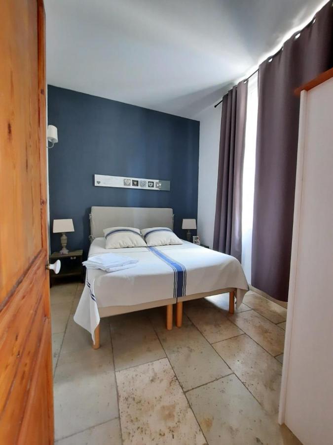 Apartamento Un Coin De Luberon LʼIsle-sur-la-Sorgue Exterior foto