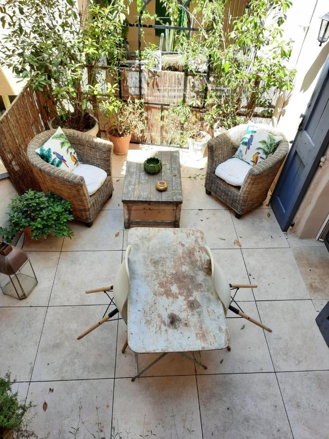Apartamento Un Coin De Luberon LʼIsle-sur-la-Sorgue Exterior foto