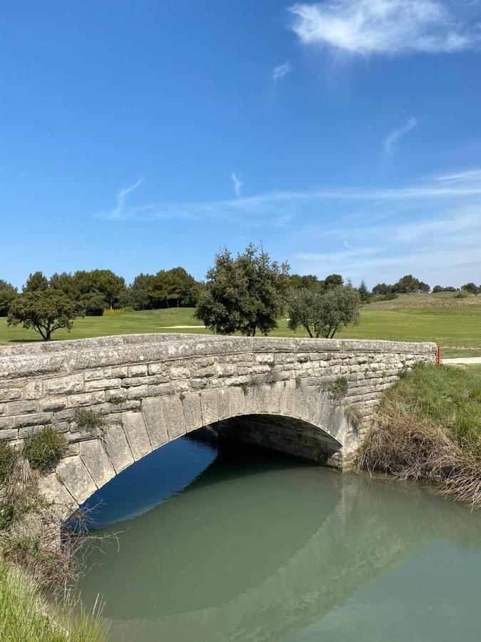 Apartamento Un Coin De Luberon LʼIsle-sur-la-Sorgue Exterior foto