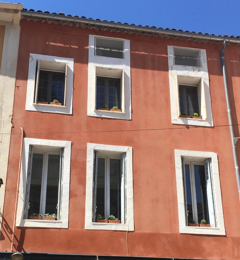Apartamento Un Coin De Luberon LʼIsle-sur-la-Sorgue Exterior foto