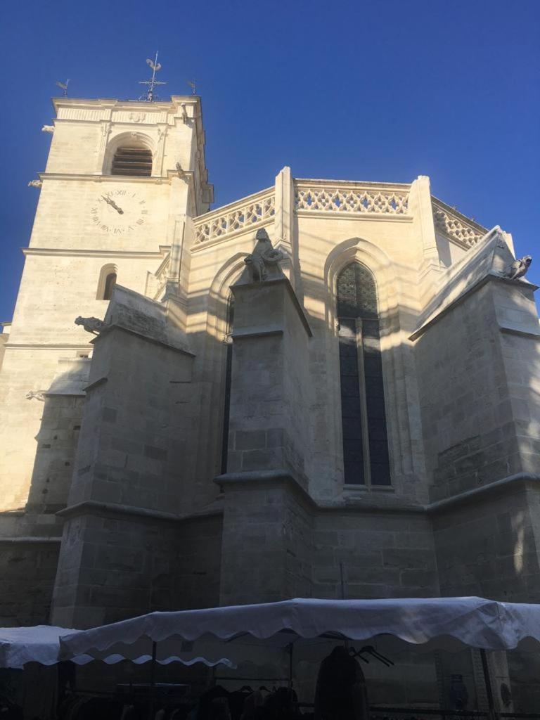 Apartamento Un Coin De Luberon LʼIsle-sur-la-Sorgue Exterior foto