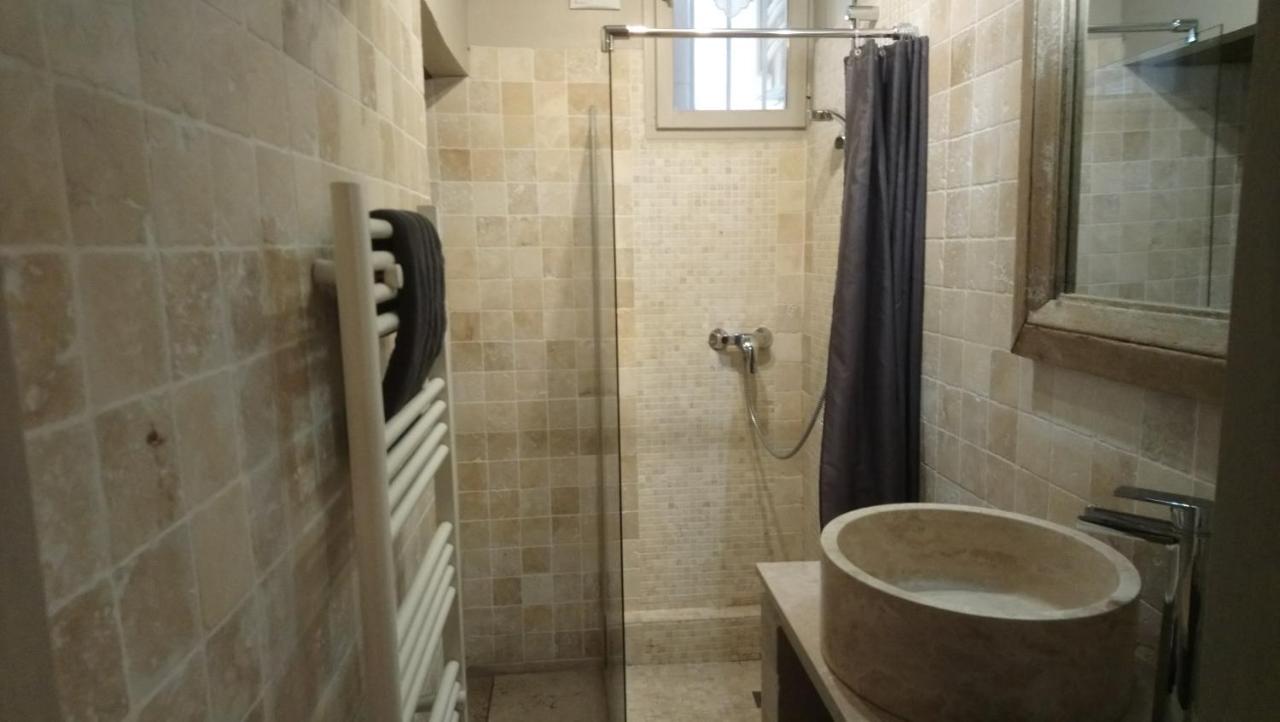 Apartamento Un Coin De Luberon LʼIsle-sur-la-Sorgue Exterior foto