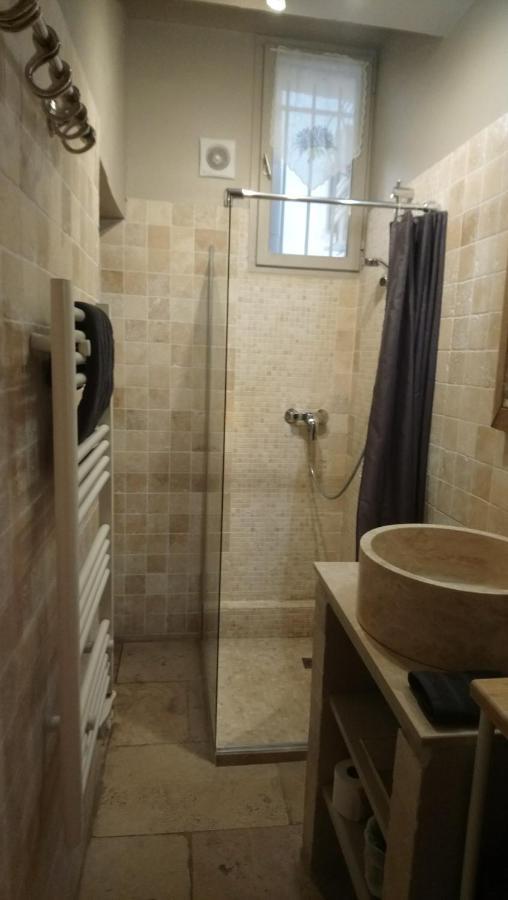 Apartamento Un Coin De Luberon LʼIsle-sur-la-Sorgue Exterior foto
